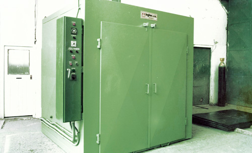 Carriage furnace with doors and electric heating